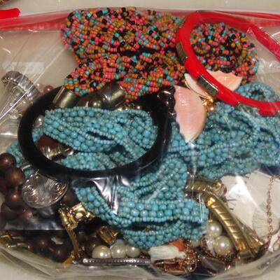 Wearable & Crafting Jewelry Lot #60