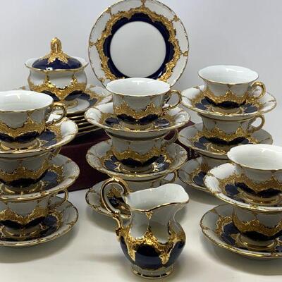 Meissen Porcelain B Form Royal Blue and Gold Thirty-Two (32) Piece Set