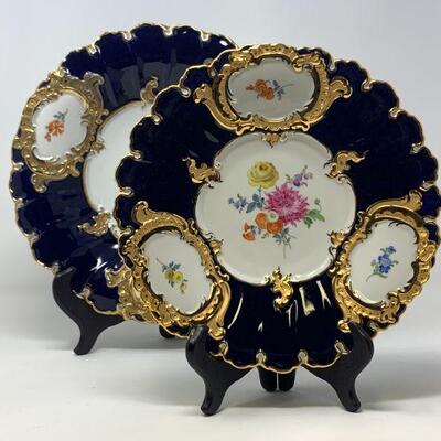 Meissen Porcelain B Form Royal Blue and Gold Scalloped Cabinet Plate Set (2) 