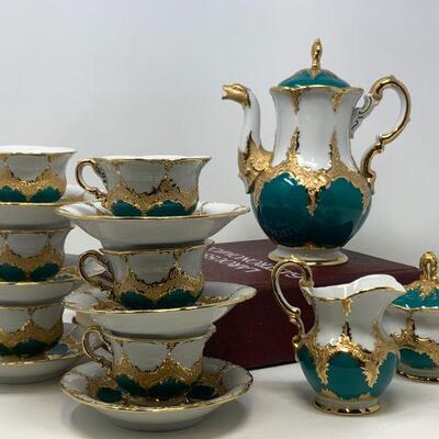 Meissen Porcelain B Form Russian Green and Gold Coffee Tea Set, Fifteen (15) Pieces