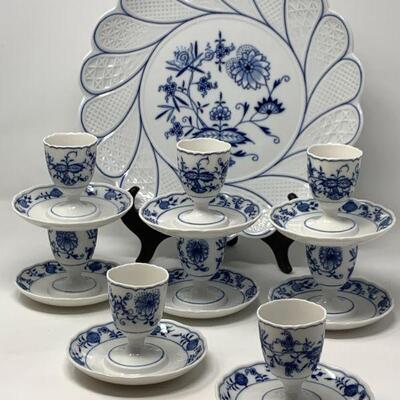 Meissen Porcelain Egg Cups, Set of Eight (8), in Blue Onion