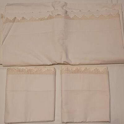 Lot 135: Vintage Matching (2) Pillowcases and Full Size Flat Sheet