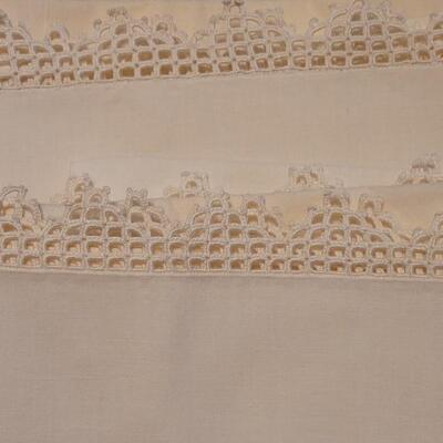 Lot 135: Vintage Matching (2) Pillowcases and Full Size Flat Sheet