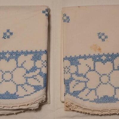 Lot 139: Vintage Handmade Pillowcase Sets (2)