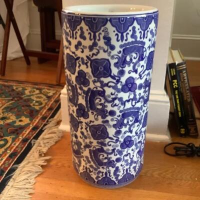 D643 Blue and White Pottery Umbrella Stand