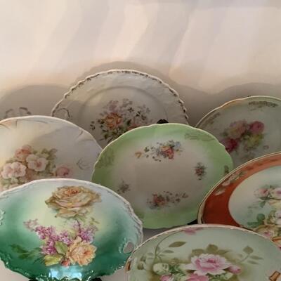 H656 Seven Handled Cake Plates with Rose Design