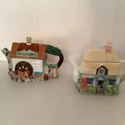 K680 Two Cottage Style Teapots / Fitz & Floyd