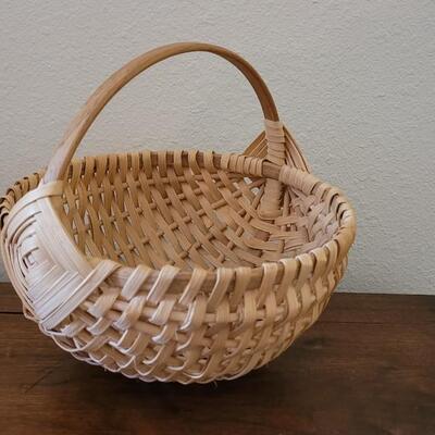 Lot 150: Vintage Oval and Buttocks Gathering Baskets
