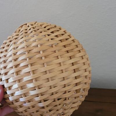 Lot 150: Vintage Oval and Buttocks Gathering Baskets