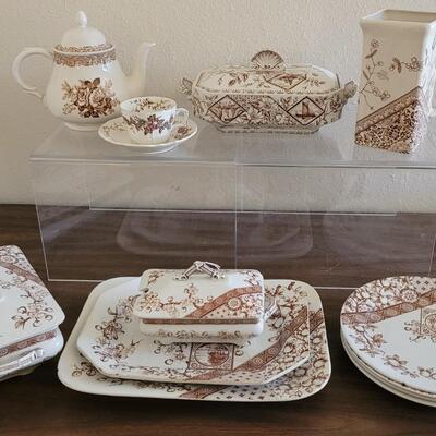 Lot 153: Antique Brown & White Transfer Ware - RIDGWAY, ARTHUR WOOD & W. & Co. HANLEY