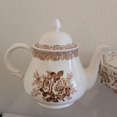 Lot 153: Antique Brown & White Transfer Ware - RIDGWAY, ARTHUR WOOD & W. & Co. HANLEY