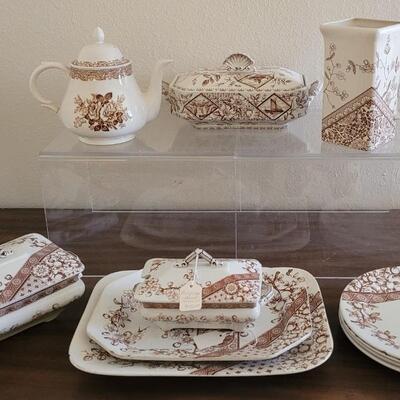 Lot 153: Antique Brown & White Transfer Ware - RIDGWAY, ARTHUR WOOD & W. & Co. HANLEY