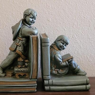 Lot 154: Vintage 1964  Universal Statuary Corp Bookends