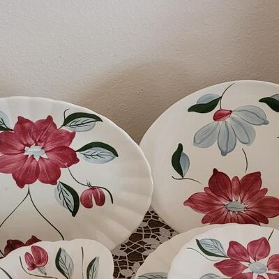 Lot 155: Blue Ridge Handpainted Poinsettia China Set