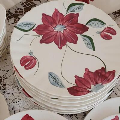 Lot 155: Blue Ridge Handpainted Poinsettia China Set