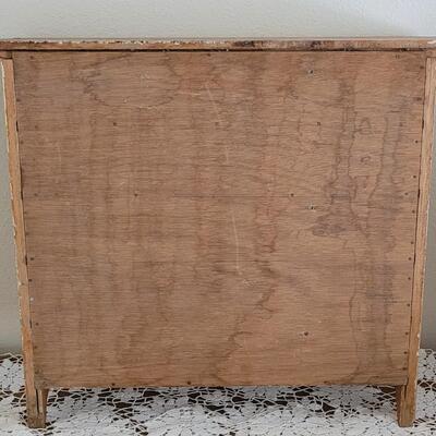 Lot 166: Antique Billard Balls Rack