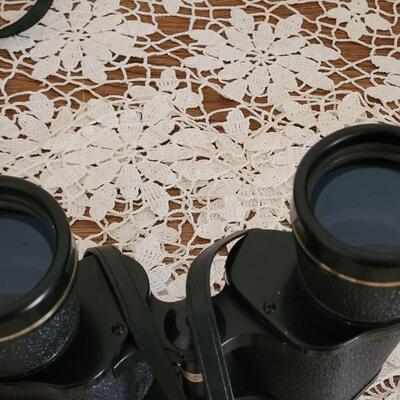 Lot 169: Vintage Sans and Streiffe Binoculars #804 with Lens Caps, Case & Book 7Ã—50mm