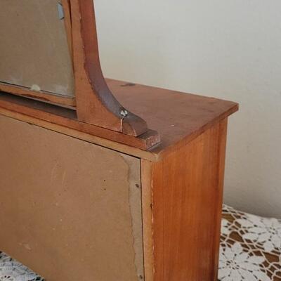 Lot 171: Vintage Painted Wood Jewelry Box