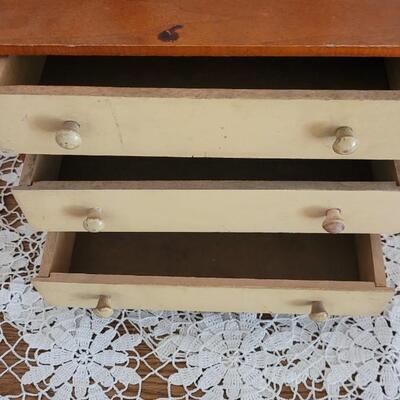 Lot 171: Vintage Painted Wood Jewelry Box