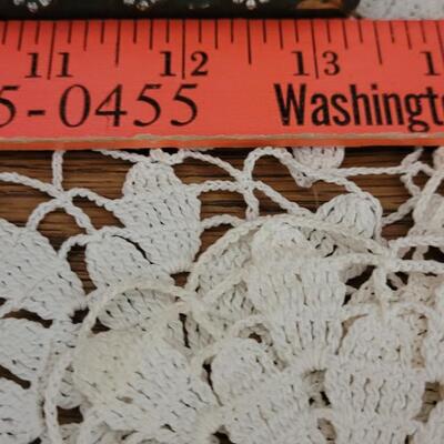 Lot 172: Antique Picture Frames Gilt and Black & White