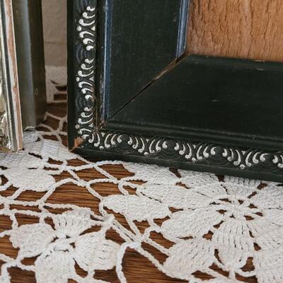 Lot 172: Antique Picture Frames Gilt and Black & White