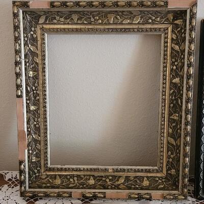 Lot 172: Antique Picture Frames Gilt and Black & White