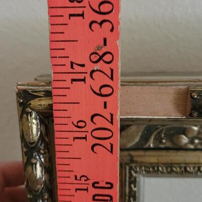 Lot 172: Antique Picture Frames Gilt and Black & White