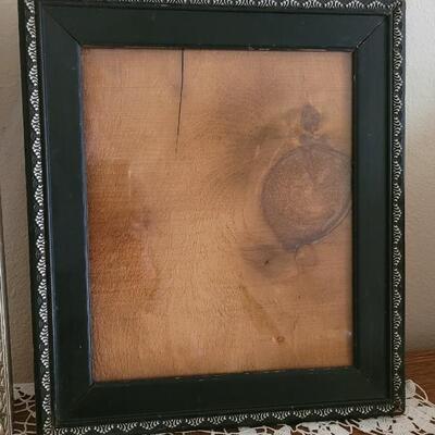 Lot 172: Antique Picture Frames Gilt and Black & White