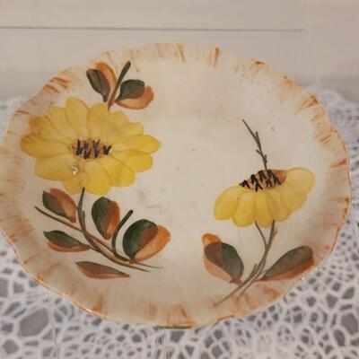 Lot 176: Dimitasse & Tea Cups & Saucers
