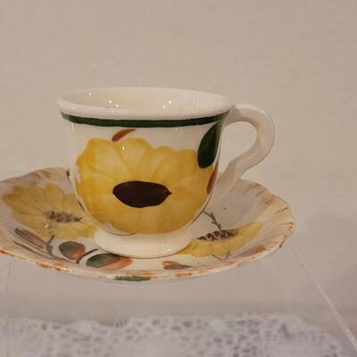 Lot 176: Dimitasse & Tea Cups & Saucers