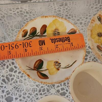 Lot 176: Dimitasse & Tea Cups & Saucers