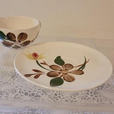 Lot 176: Dimitasse & Tea Cups & Saucers