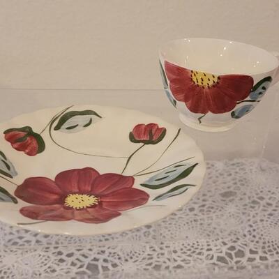 Lot 176: Dimitasse & Tea Cups & Saucers