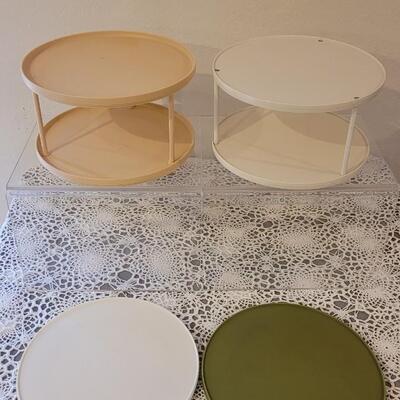 Lot 177: Vintage Lazy Susans