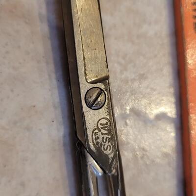 Lot 179: Vintage Metal Handle Scissors lot - Wiss, Farr, Germany
