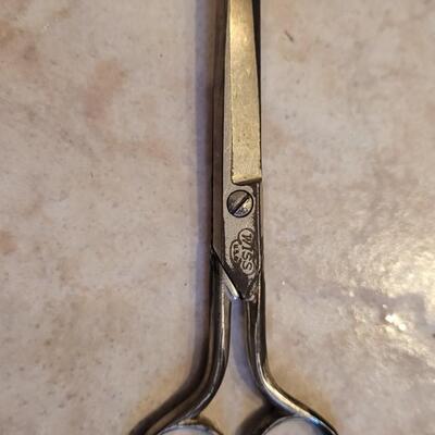 Lot 179: Vintage Metal Handle Scissors lot - Wiss, Farr, Germany