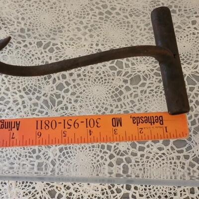 Lot 180: Vintage Tools - Great for Deco