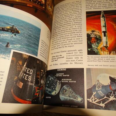 Into Space with Astronauts  - Illustrated by Nasa - Book