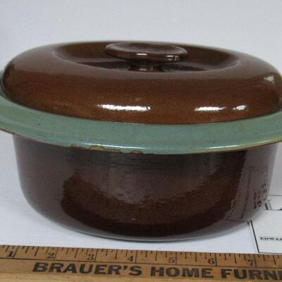 1940s Red Wing Bakeware Oomph Covered Baker