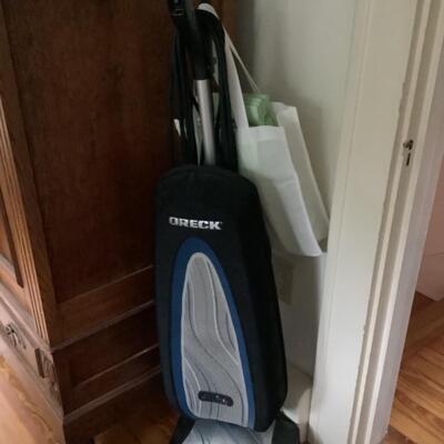 M738 Oreck Upright Vacuum with Bags