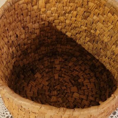 Lot 189: Large Vintage Basket