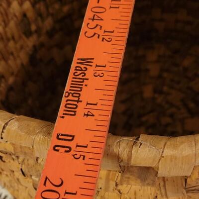 Lot 189: Large Vintage Basket