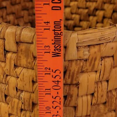 Lot 189: Large Vintage Basket