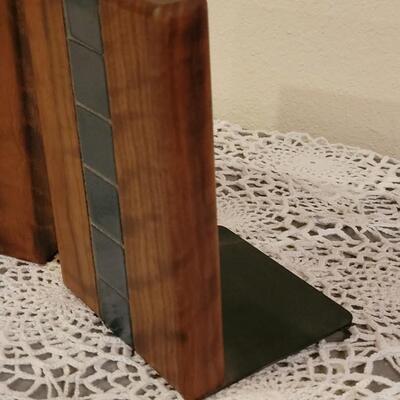 Lot 191: Vintage Marshall Studios Walnut & Tile Bookends