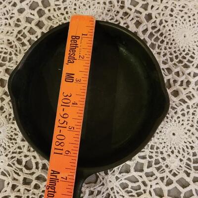 Lot 192: (2) Wagner Ware Cast Iron Skillets