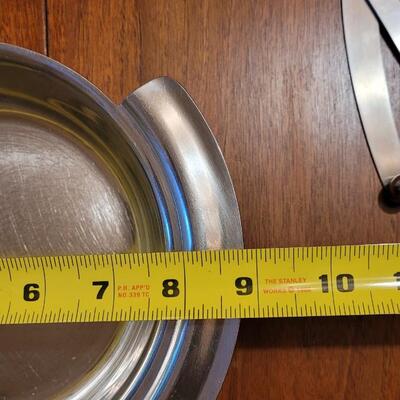 Lot 194: Stainless Platters Serving Bowls and Accordian Hot Pad