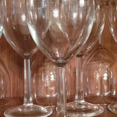 Lot 198: White Wine Stemware Set