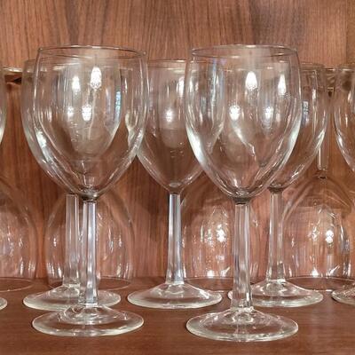 Lot 198: White Wine Stemware Set