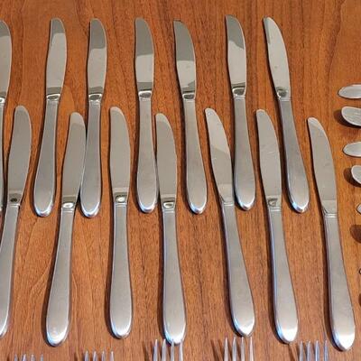Lot 204: Mid Century Modern Oneida All American Flatware Set