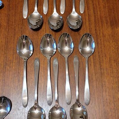Lot 204: Mid Century Modern Oneida All American Flatware Set